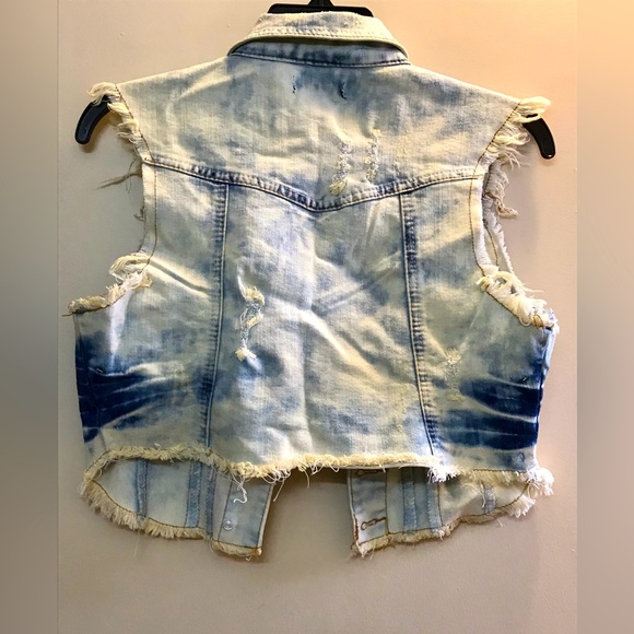 Very Distressed Raw Hem Crop Jean Vest - Picture 4 of 5